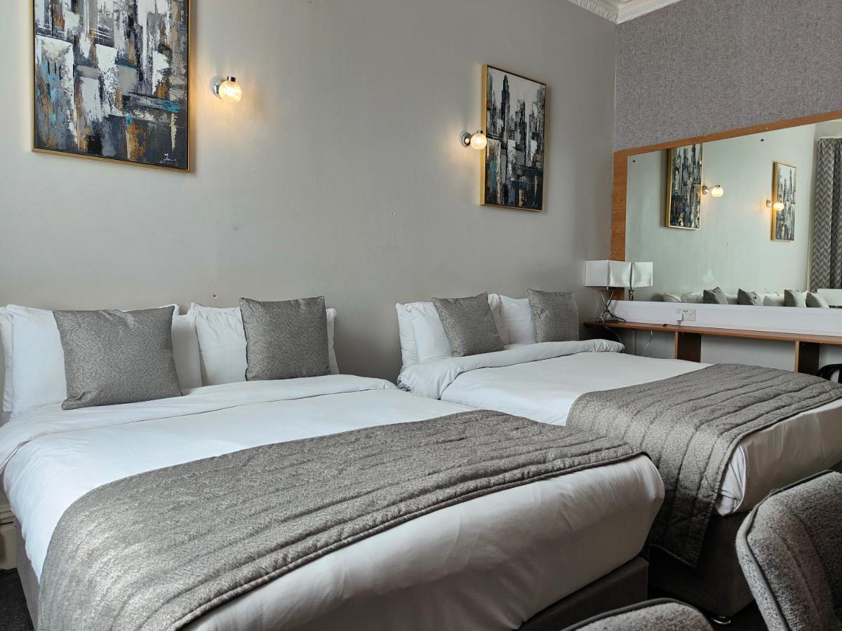 24-7 - The Old Victoria 4* Newport (Gwent)
