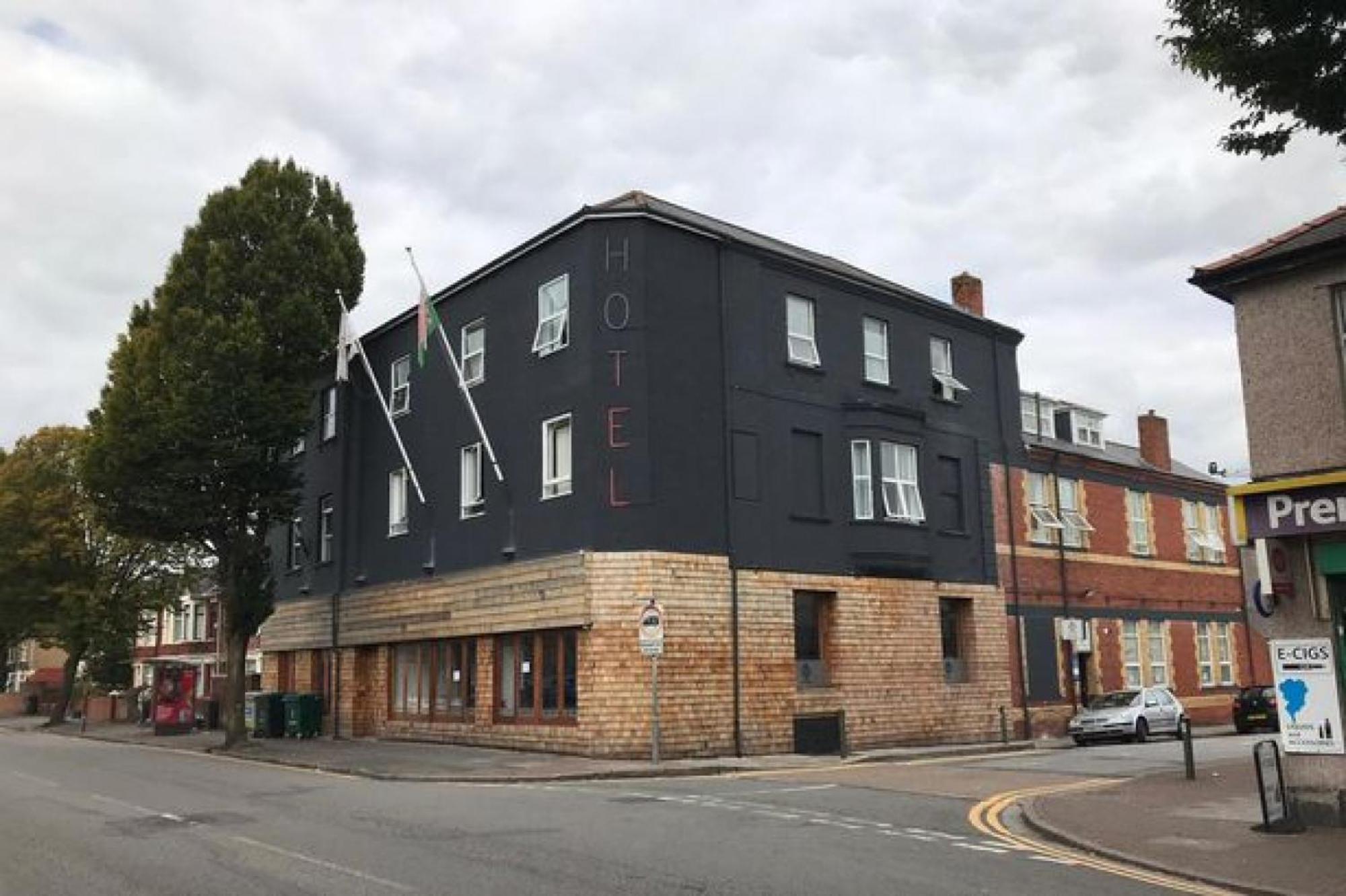 24-7 - The Old Victoria 4*